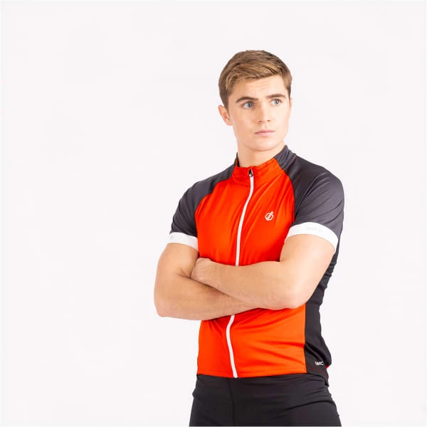 Maillots Vélo DARE 2B PROTRACTION JERSEY TRLBLZ/EBONY 22 Orange / Noir / Blanc 8 Maillots Vélo DARE 2B PROTRACTION JERSEY TRLBLZ/EBONY 22 Orange / Noir / Blanc – Image 6