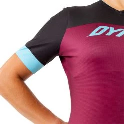 Maillots Vélo DYNAFIT RIDE LIGHT 1/2 ZIP SHIRT W BEET RED 22 Rose / Noir / Bleu 11 Maillots Vélo DYNAFIT RIDE LIGHT 1/2 ZIP SHIRT W BEET RED 22 Rose / Noir / Bleu -Equipement vélo Soldes 9 106307 ride light 1 2 zip shirt w beet red 08 0000071463 6211 04
