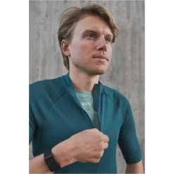 Maillots Vélo POC MUSE JERSEY DIOPTASE BLUE 22 Vert 10 Maillots Vélo POC MUSE JERSEY DIOPTASE BLUE 22 Vert -Equipement vélo Soldes 9 106765 muse jersey dioptase blue 52326 1653 04