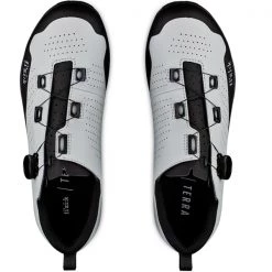 Chaussures Vtt FIZIK TERRA ATLAS GREY/BLACK 22 Noir / Gris 12 Chaussures Vtt FIZIK TERRA ATLAS GREY/BLACK 22 Noir / Gris -Equipement vélo Soldes 9 107981 terra atlas grey black tex5bpr1k 7010 05
