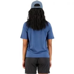 Maillots Vélo MONS ROYALE W ICON RELAXED TEE BRAND LOCK UP DARK DENIM 22 Bleu -Equipement vélo Soldes 9 108207 w icon relaxed tee brand lock up dark denim 100447 1181 208 03