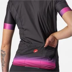 Maillots Vélo CASTELLI GRADIENT JERSEY W BLACK 22 Noir / Rose 10 Maillots Vélo CASTELLI GRADIENT JERSEY W BLACK 22 Noir / Rose -Equipement vélo Soldes 9 108389 gradient noir 4521050 085 04