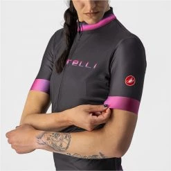 Maillots Vélo CASTELLI GRADIENT JERSEY W BLACK 22 Noir / Rose 11 Maillots Vélo CASTELLI GRADIENT JERSEY W BLACK 22 Noir / Rose -Equipement vélo Soldes 9 108389 gradient noir 4521050 085 05