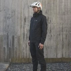 Vestes Vélo POC M'S MOTION RAIN JKT URANIUM BLACK 23 Noir -Equipement vélo Soldes 9 116628 m s motion rain jkt uranium black 52323 1002 05