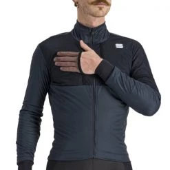 Vestes Vélo SPORTFUL SUPERGIARA JACKET GALAXY BLUE 23 Gris / Noir 13 Vestes Vélo SPORTFUL SUPERGIARA JACKET GALAXY BLUE 23 Gris / Noir -Equipement vélo Soldes 9 118934 supergiara jacket galaxy blue 1121502 456 06
