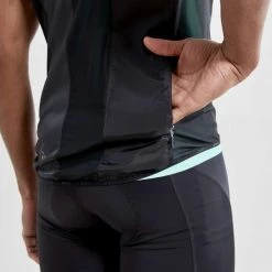 Vestes Vélo CRAFT ESSENCE LIGHT WIND VEST M BLACK 22 Noir -Equipement vélo Soldes 9 83333 essence light wind vest m black co1908814 999000 05