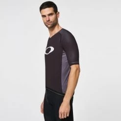 Maillots Vélo OAKLEY ICON JERSEY 2.0 BLACKOUT 21 Noir / Gris -Equipement vélo Soldes 9 86006 foa400596 02e 05