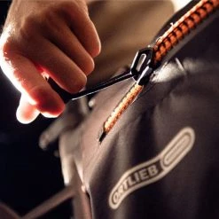 Sacoches Vélo ORTLIEB FRAME-PACK 4L BLACK MATT 23 Noir -Equipement vélo Soldes 9 87874 frame pack 4l black matt f9973 04