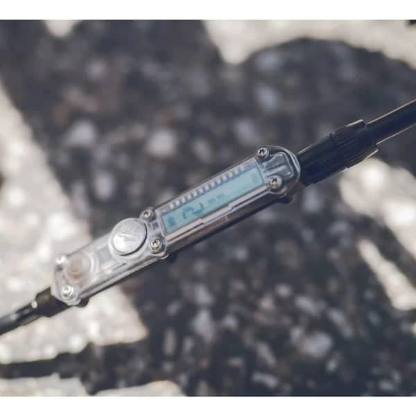 Pompe à Vélo LEZYNE MICRO FLOOR DRIVE HPG SILVER 22 Gris / Noir 5 Pompe à Vélo LEZYNE MICRO FLOOR DRIVE HPG SILVER 22 Gris / Noir – Image 3