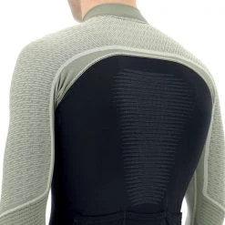 Maillots Vélo UYN MAN BIKING GRANFONDO OW SHIRT LONG SL BLACKBOARD/VETIVER 22 Vert / Noir -Equipement vélo Soldes 9 97587 man biking granfondo ow shirt long sl blackboard vetiver o102073 b823 04